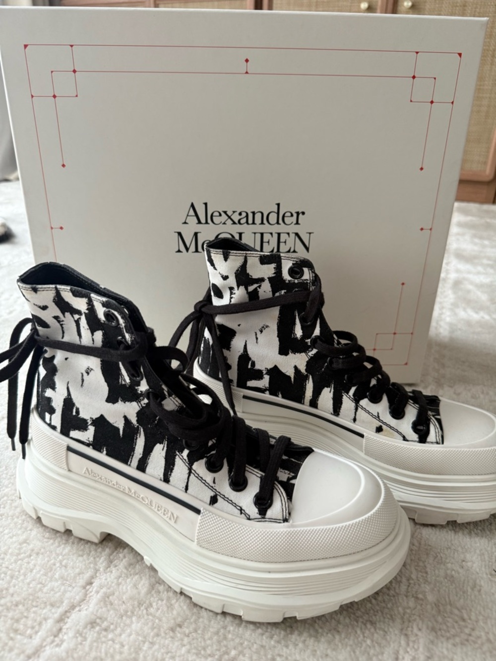 Alexander McQueen Black & White Lace-Up High-Top Platform Boots